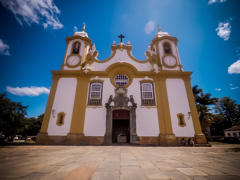 igreja-matriz-de-santo-antônio-em-tiradentes-minas-gerais